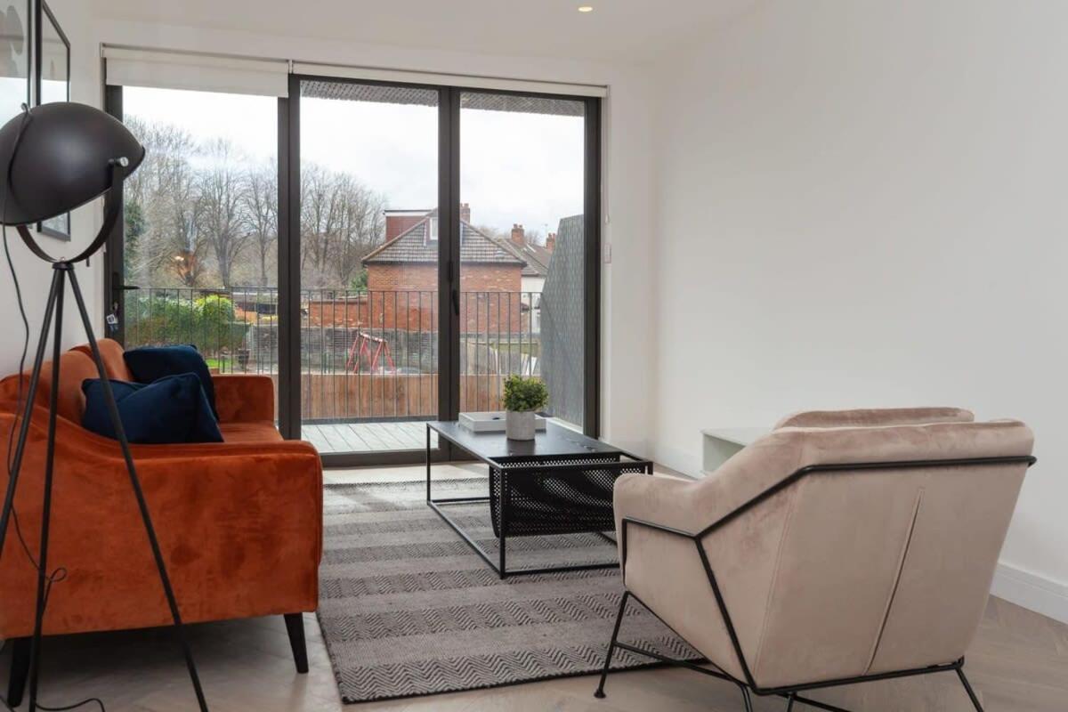 Modern 2 Bedroom Apartment In Wimbledon Londyn Zewnętrze zdjęcie