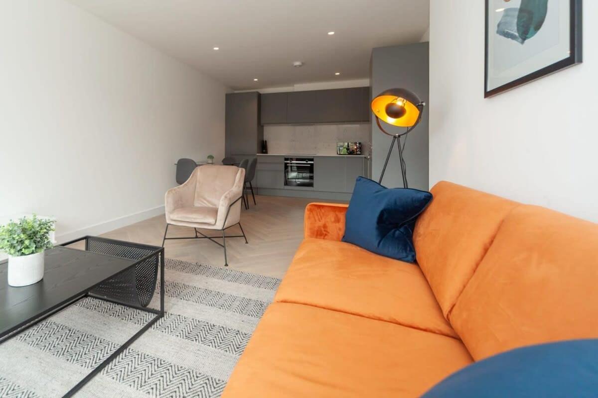Modern 2 Bedroom Apartment In Wimbledon Londyn Zewnętrze zdjęcie