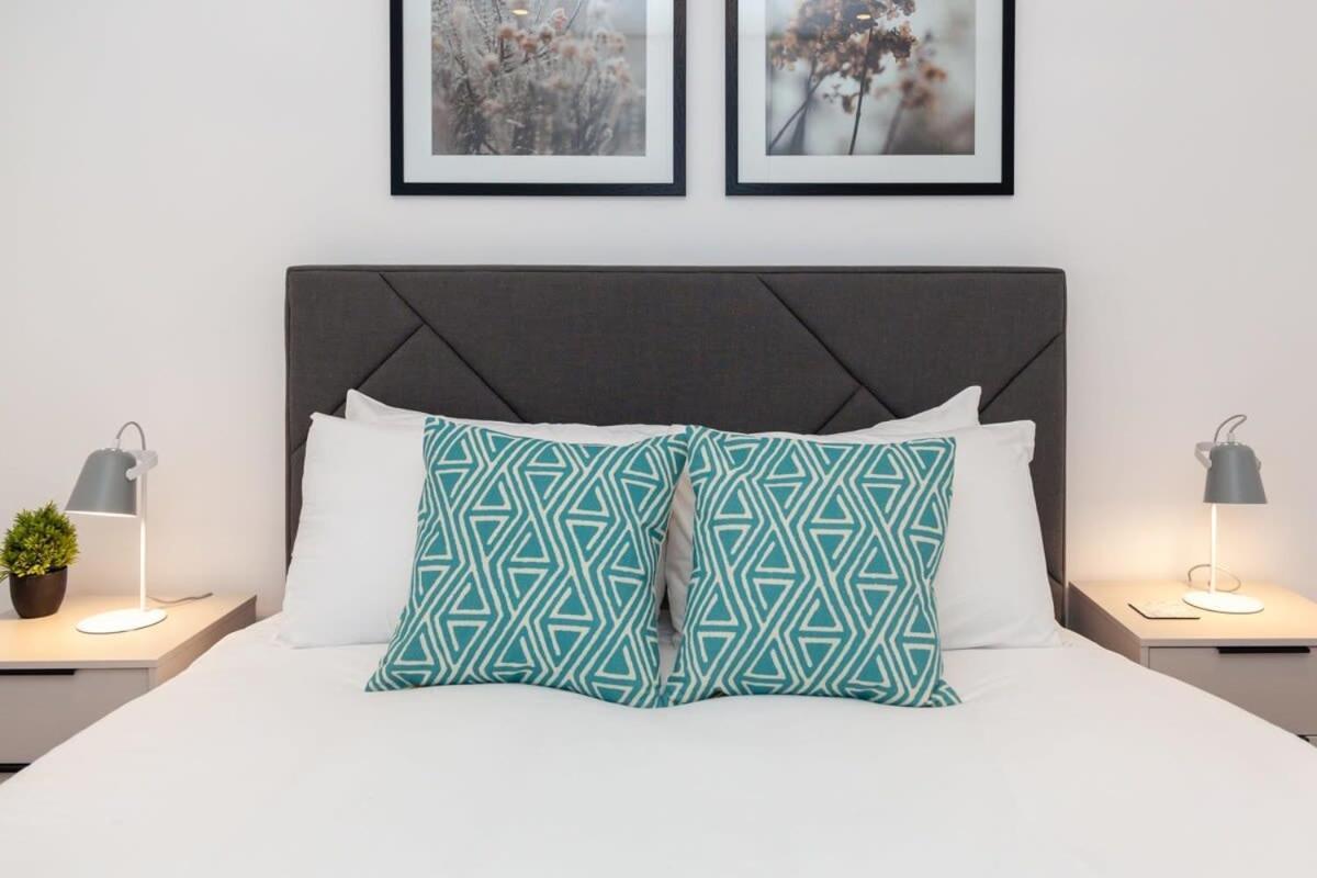 Modern 2 Bedroom Apartment In Wimbledon Londyn Zewnętrze zdjęcie